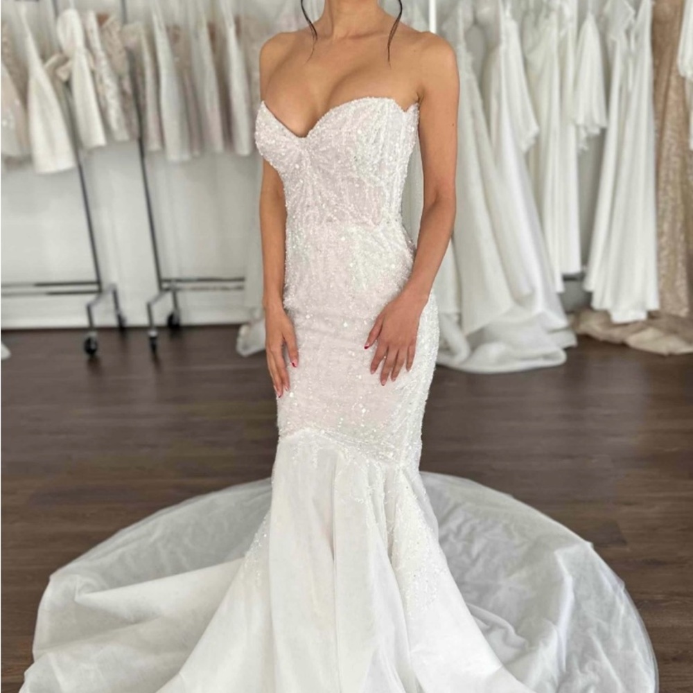 Stunning Strapless White Bridal Dress